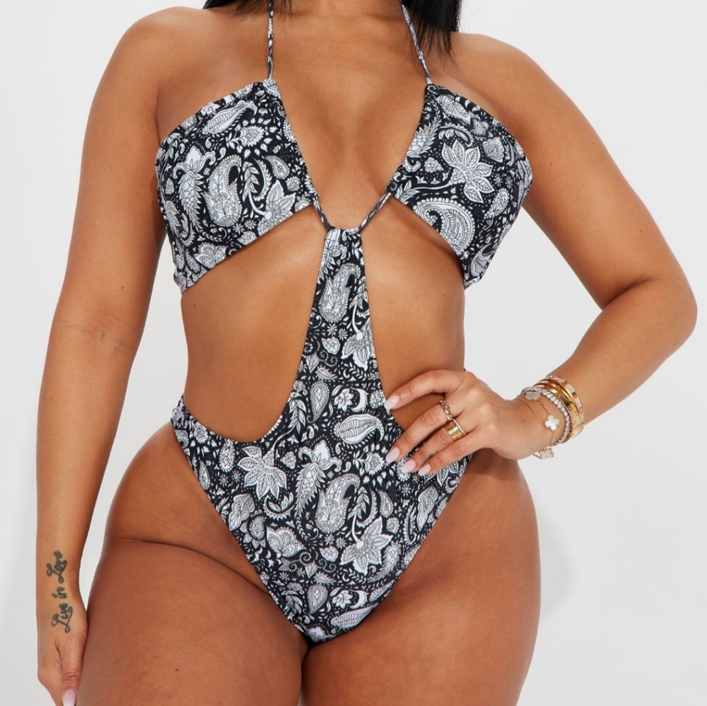 Fashion nova one piece bikini
